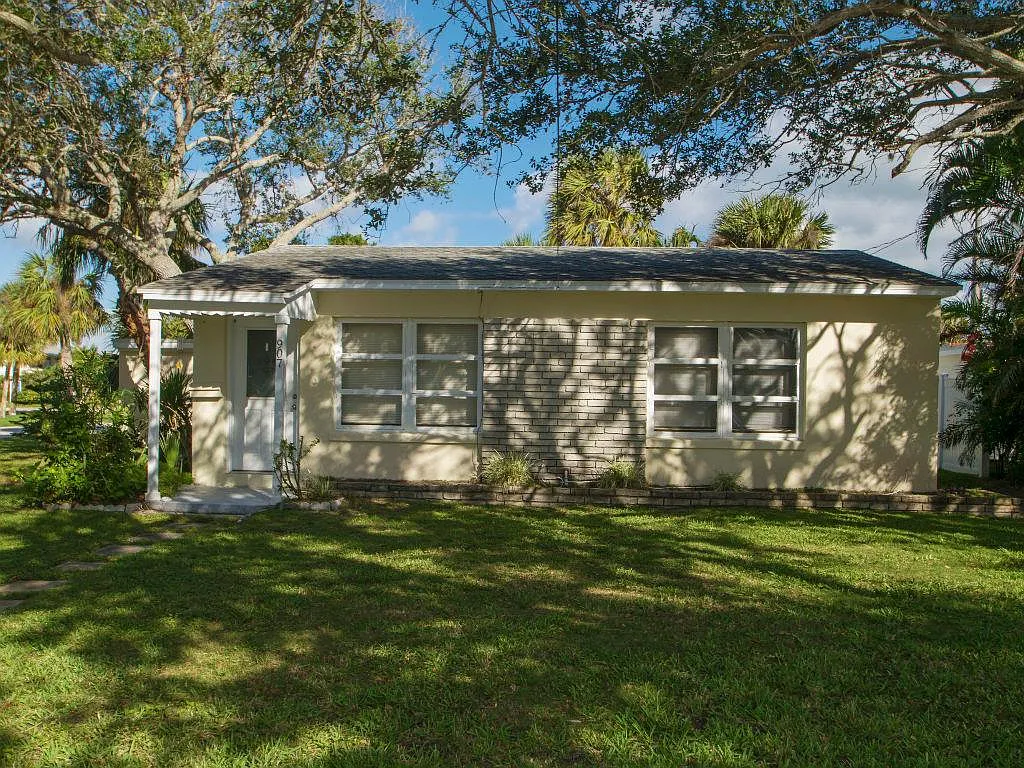 2 bed, 775 sqft, $6,000 — Photo 2