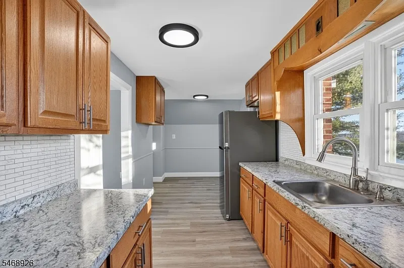 1 bed, 1.0 bath, $1,700 — Photo 2