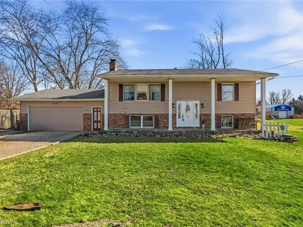 13100 Market Ave N, Hartville, OH 44632