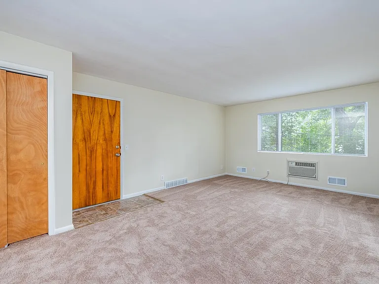 675 Denise Rd — Photo 8