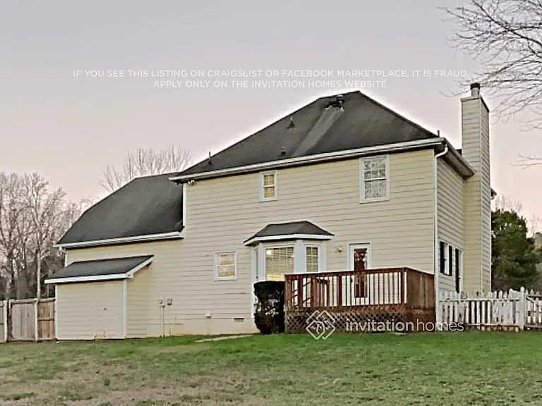 4351 Lakeside Hills Way NE — Photo 17