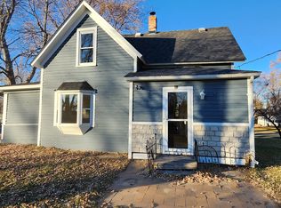 406 Dellwood St S, Cambridge, MN 55008