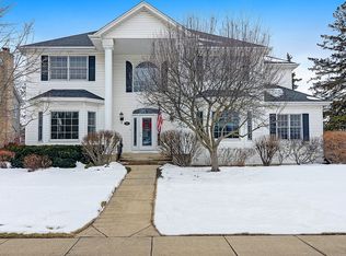 392 N Pondview Dr, Palatine, IL