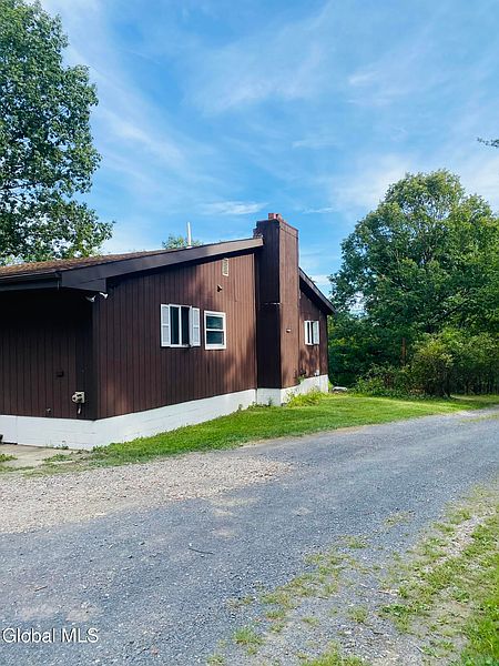 3rd image of 661 Lawson Lake Road