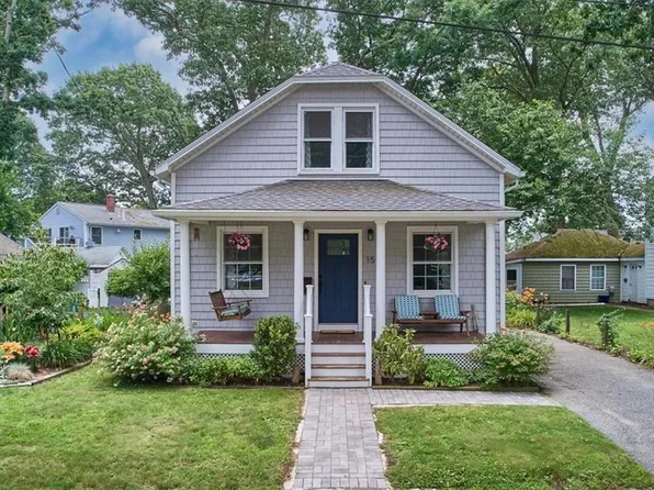 15 Clifton Ave, Riverside, RI 02915