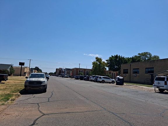 4th image of 718 Barnes Ave