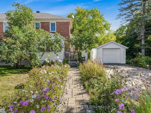 487 Allan St, Hawkesbury, ON K6A 2M3