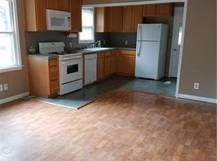 9122 Riverside Dr, Brighton, MI 48116