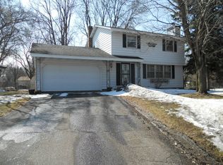 2164 Beam Ave E, Maplewood, MN 55109