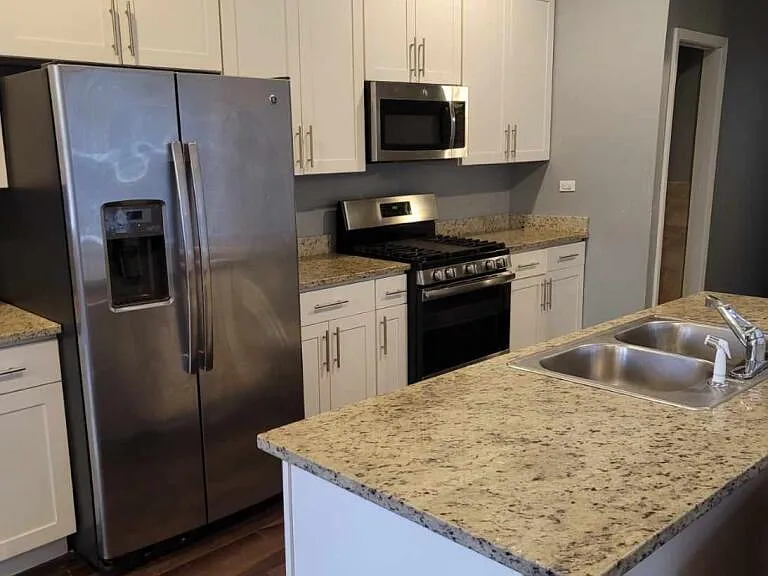 7036 S Rhodes Ave #1 — Photo 4