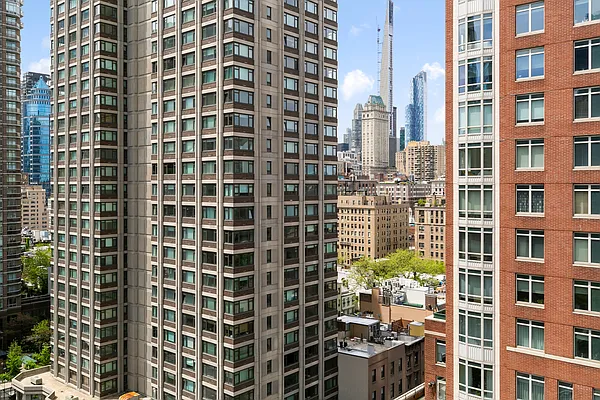 Rented by Level Group | media 8