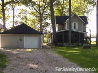 190 Wildwood Beach Rd, Quincy, MI 49082