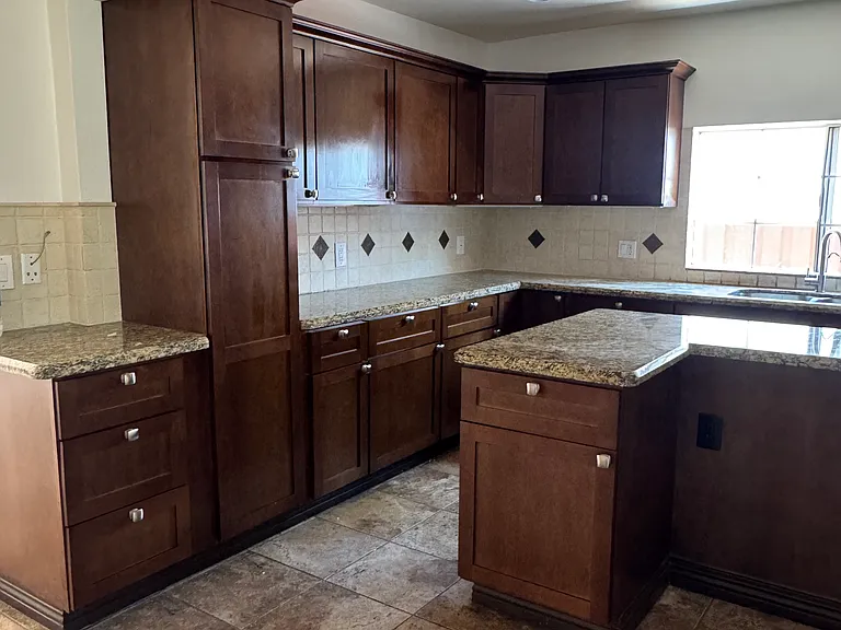 5766 Newcastle Ave — Photo 16