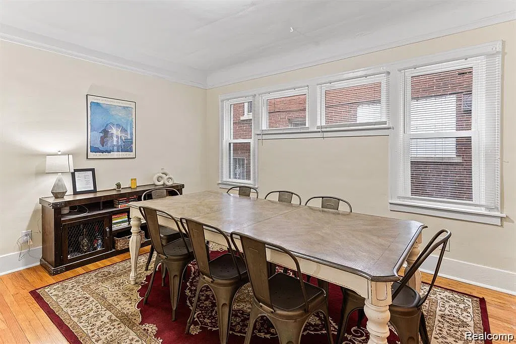 3 bed, 1408 sqft, $1,500 — Photo 4