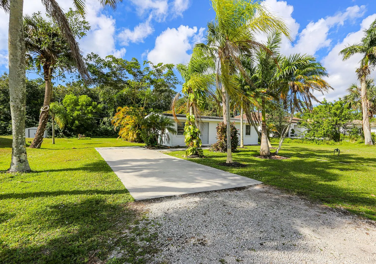 Single Family Home Annual Trail Acres No Hoa Pet Friendly — Photo 2