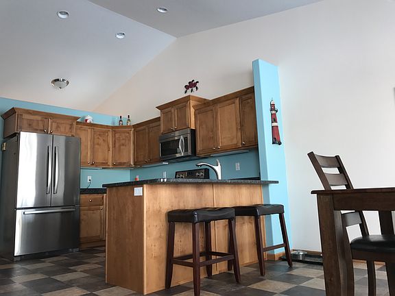 Vaulted & upgraded lighting