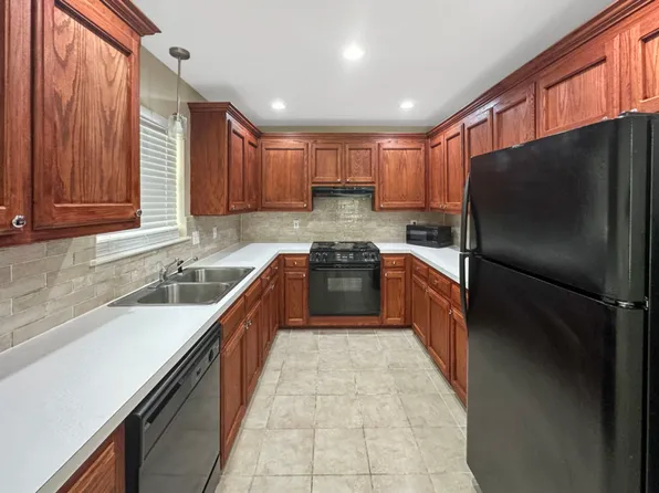 14349 N Hillside Dr, Prairieville, LA 70769