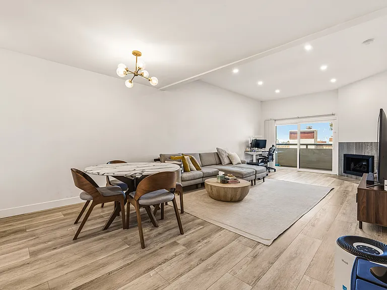 Living room / Dining area