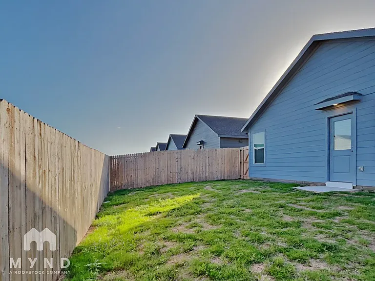 1262 Basswood Dr — Photo 22