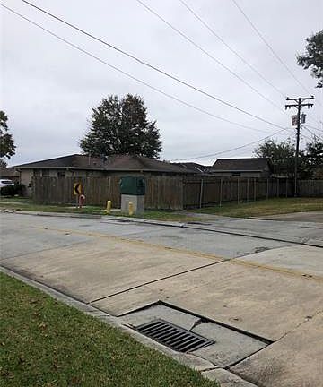 2nd image of 300 Cottonwood Dr