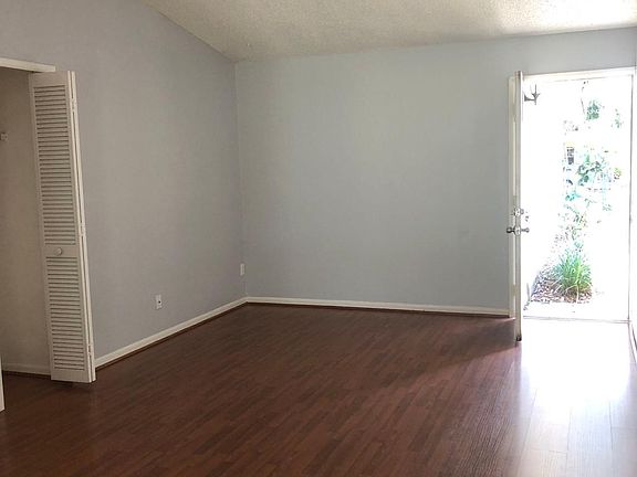 5th image of 819 Ellwood Ave #819