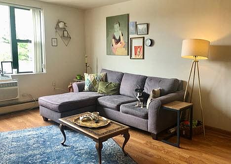 2nd image of 722 W Diversey Pkwy APT 403