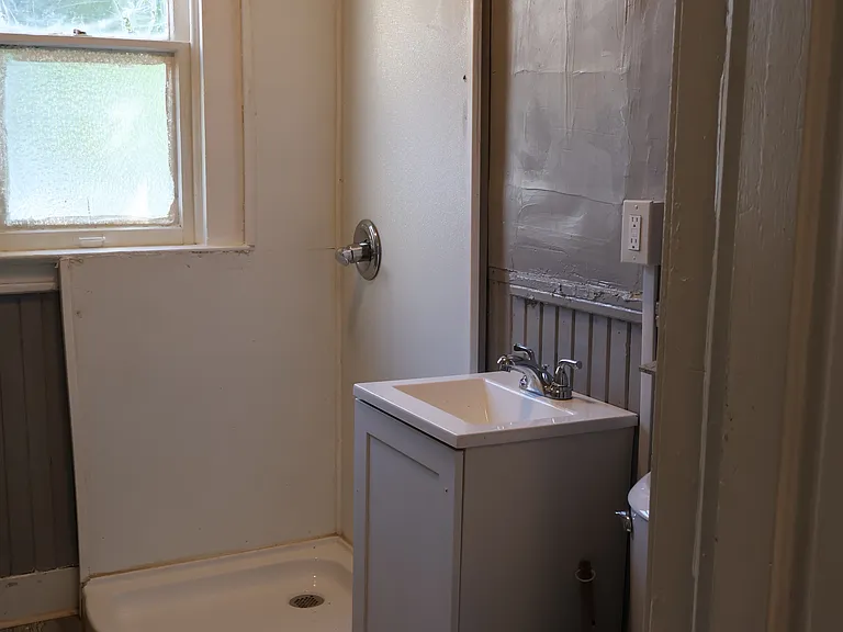 6812 Whitney Ave #1B — Photo 15