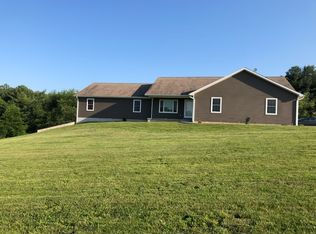 13222 Pineview Dr, Loogootee, IN 47553