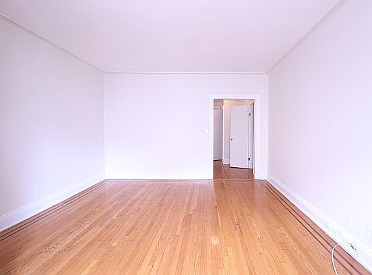 5th image of 86-02 Forest Pkwy #2FF