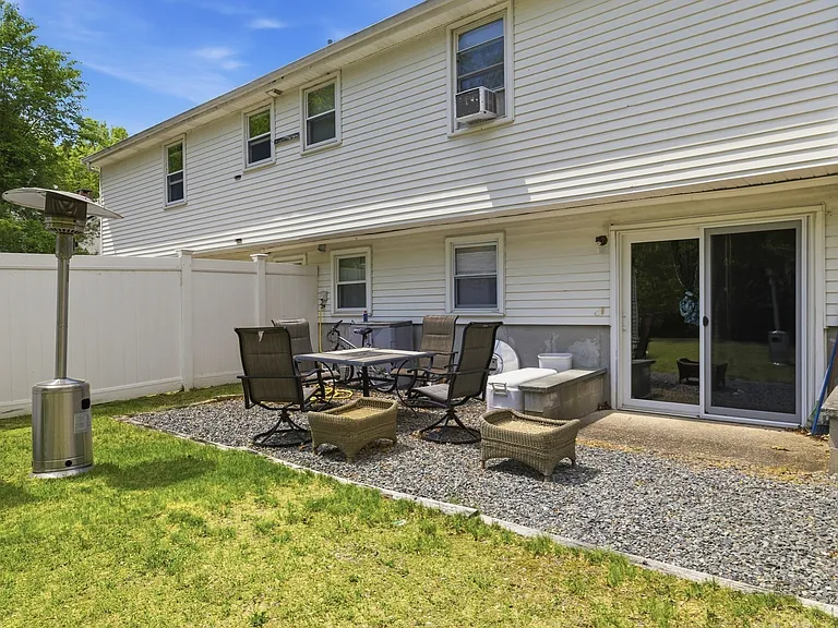 21 Cobb St #B — Photo 1