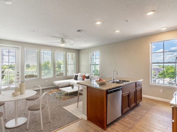 129 E Voorhis Ave #2-304