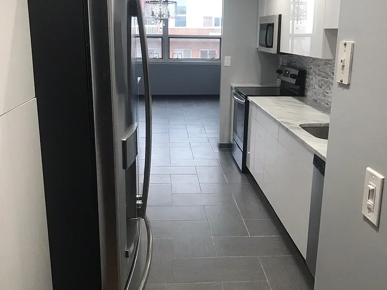 Excelsior II Apartments — Photo 27