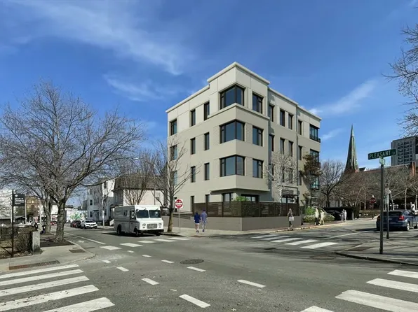 300 Franklin St #3, Cambridge, MA 02139