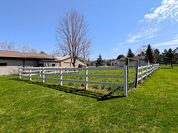 2nd image of N9606 Westview Rd