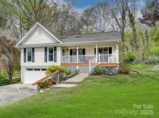 417 Royal Pines Dr, Arden, NC 28704