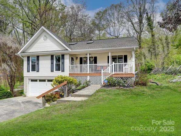 417 Royal Pines Dr, Arden, NC 28704