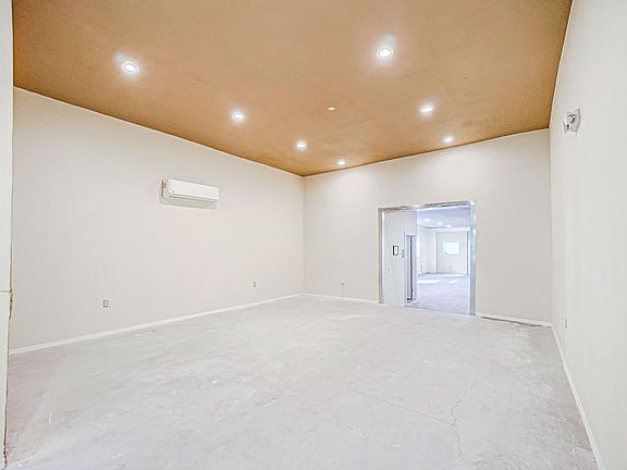 4th image of 3320 Alameda Ave
