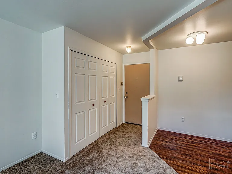 Fernwood Apartments — Photo 22