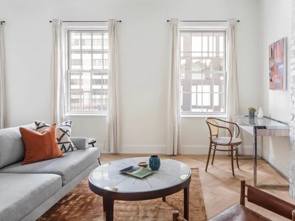 463 West 24th Street image 1 of 13