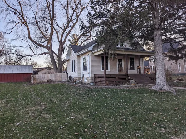 206 W Center St, Bellflower, IL 61724