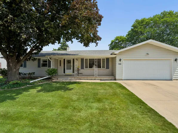 1300 N Bay Ridge Rd, Appleton, WI 54915