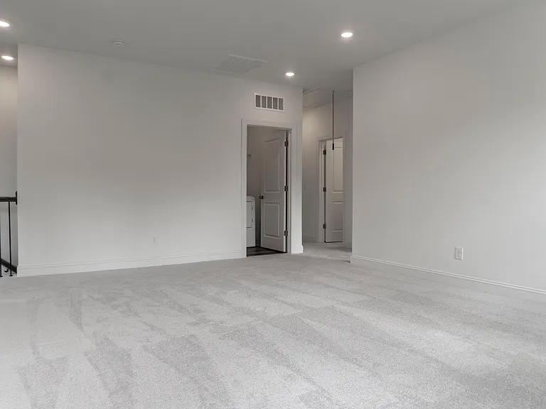 725 Hardin Hill Ln — Photo 14