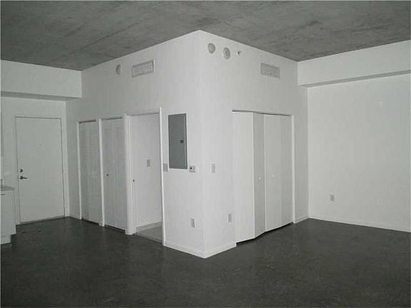 3rd image of 133 NE 2nd Ave APT 1102