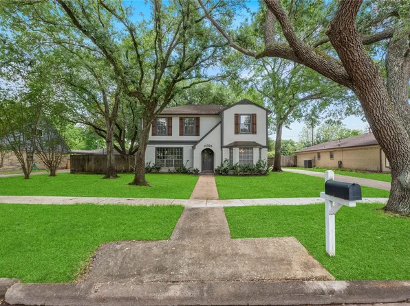 16325 Saint Helier St, Jersey Village, TX 77040