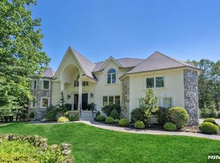 16 Ware Rd, Upper Saddle River, NJ 07458