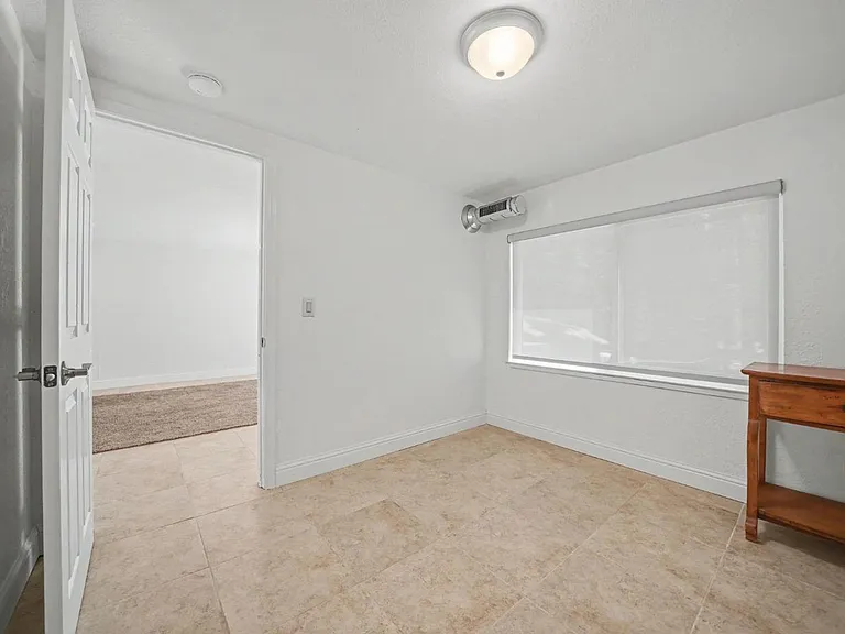 16932 McKenzie Dr — Photo 23