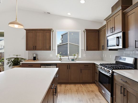 5th image of 11664 SE Crown Point Way
