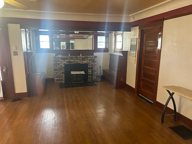 1121 Marin St — Photo 7