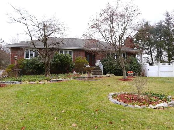 8 Ruth Road, Cortlandt Manor, NY 10567
