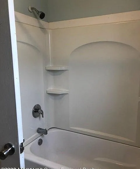 702 Edmunds Ave — Photo 8